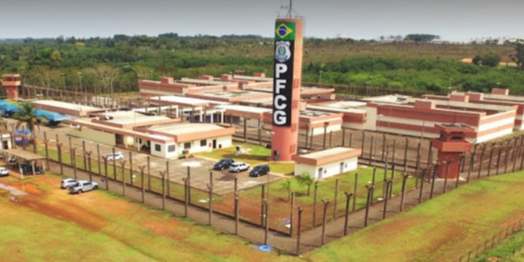 Chefe do PCC que ficou foragido por 6 anos é enviado ao Presídio Federal em MS